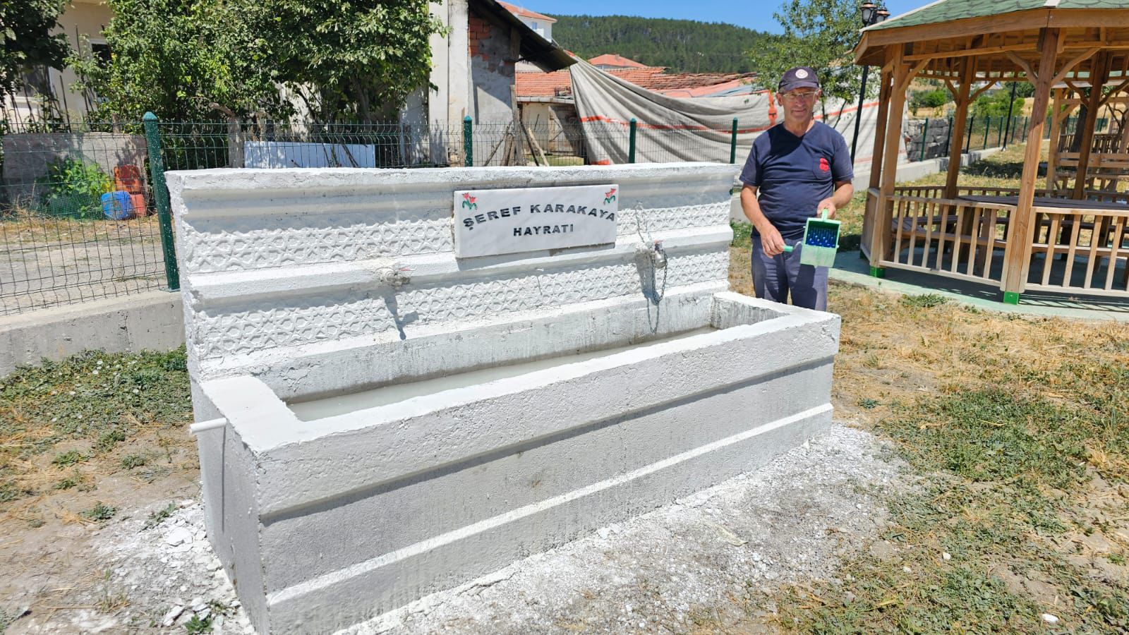 Eflanili Hayırsever iş insanı Şeref Karakaya Memleketine 75 çeşme yaptırdı.