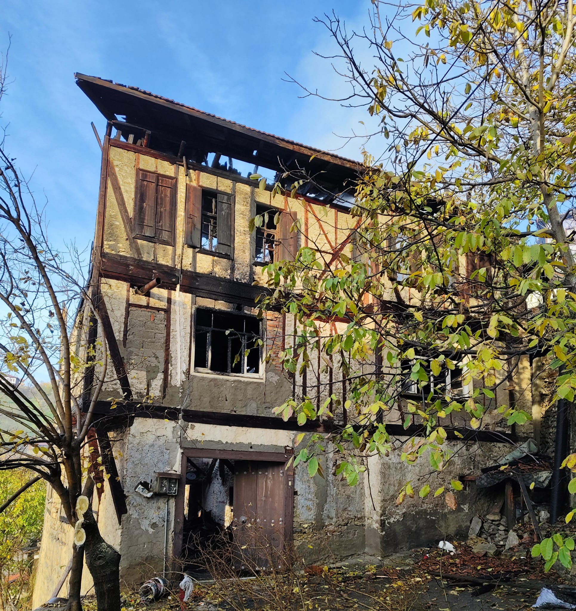 Safranbolu’da 150 Yıllık Tarihi Ahşap Ev Kül oldu.