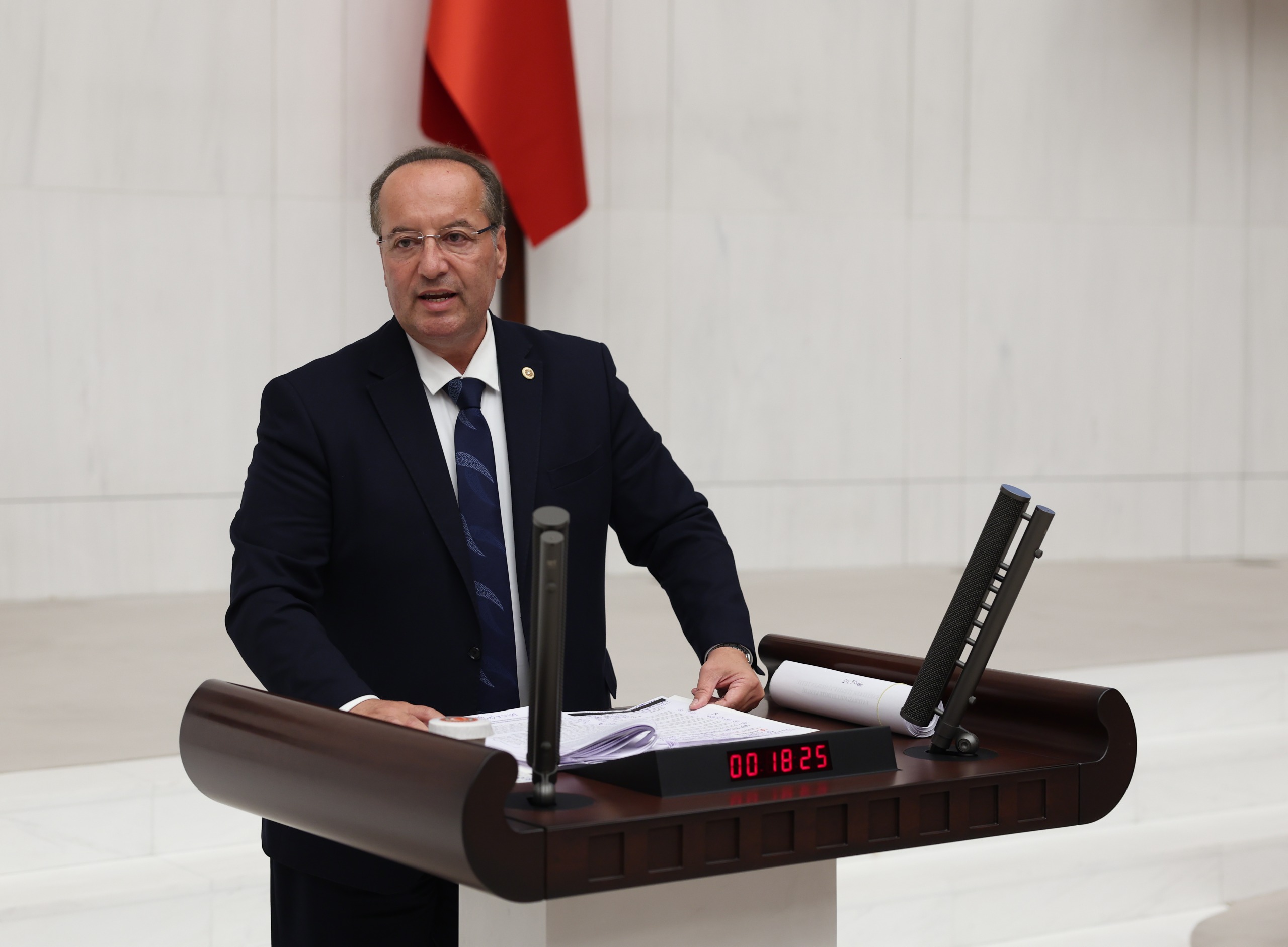 CHP’Lİ AKAY: “ORMAN KÖYLÜSÜNE REVA GÖRÜLEN: DAHA FAZLA EMEK, DAHA AZ EKMEK”