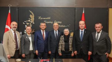 CHP KARABÜK ÖRGÜTÜNDEN GENEL BAŞKAN ÖZGÜR ÖZEL’E ZİYARET