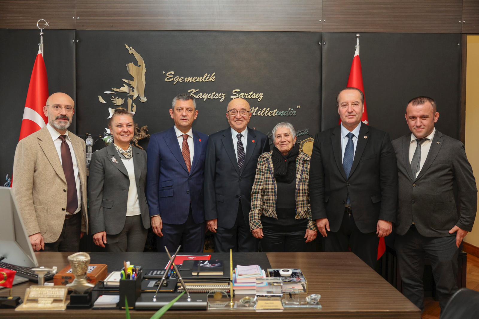 CHP KARABÜK ÖRGÜTÜNDEN GENEL BAŞKAN ÖZGÜR ÖZEL’E ZİYARET