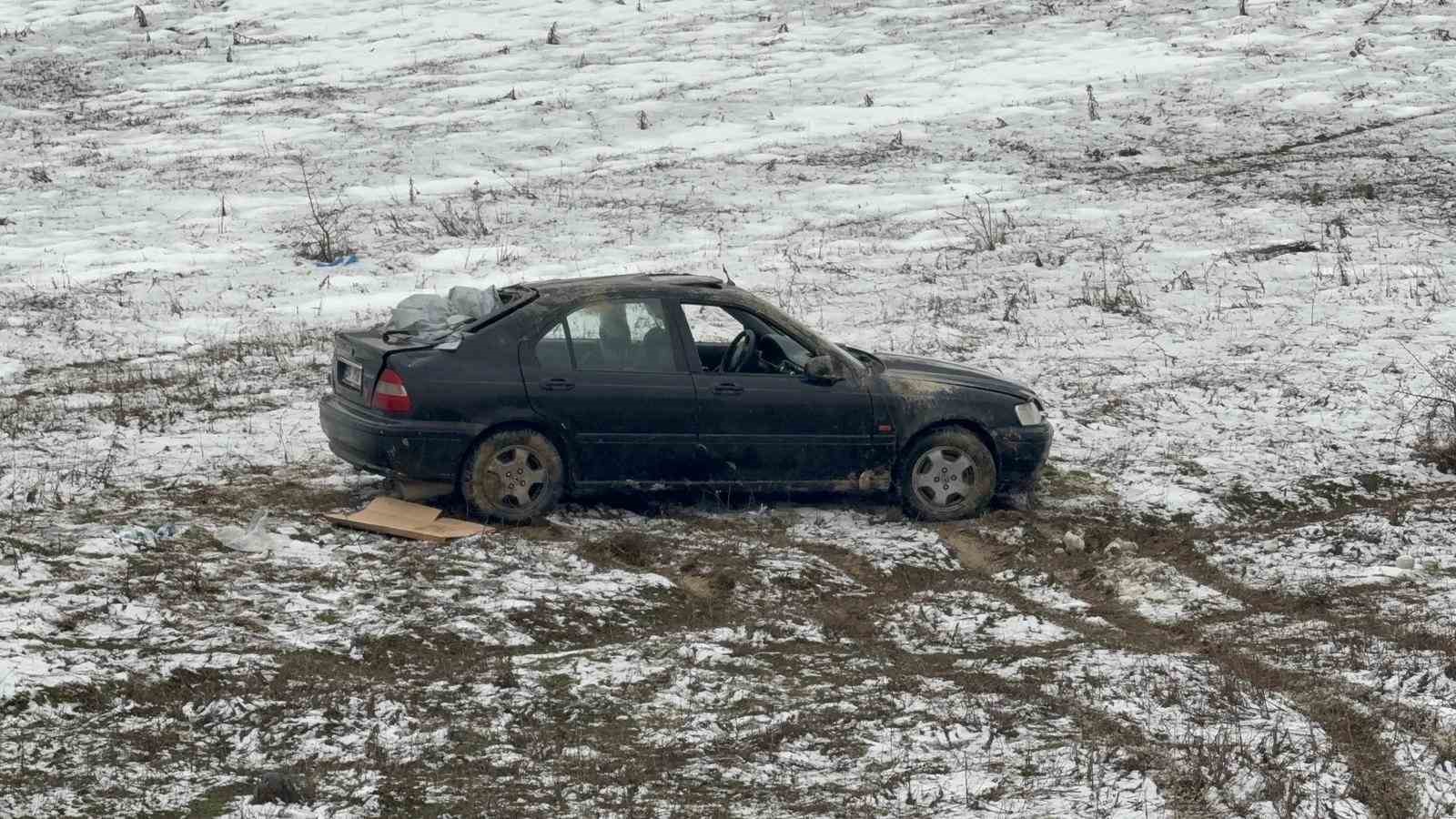 Karabük’te Boş araziye uçan otomobilin sürücüsü yaralandı