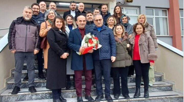 Safranbolu’da 40 yıllık eğitimcinin meslek hayatı alkışlarla son buldu.