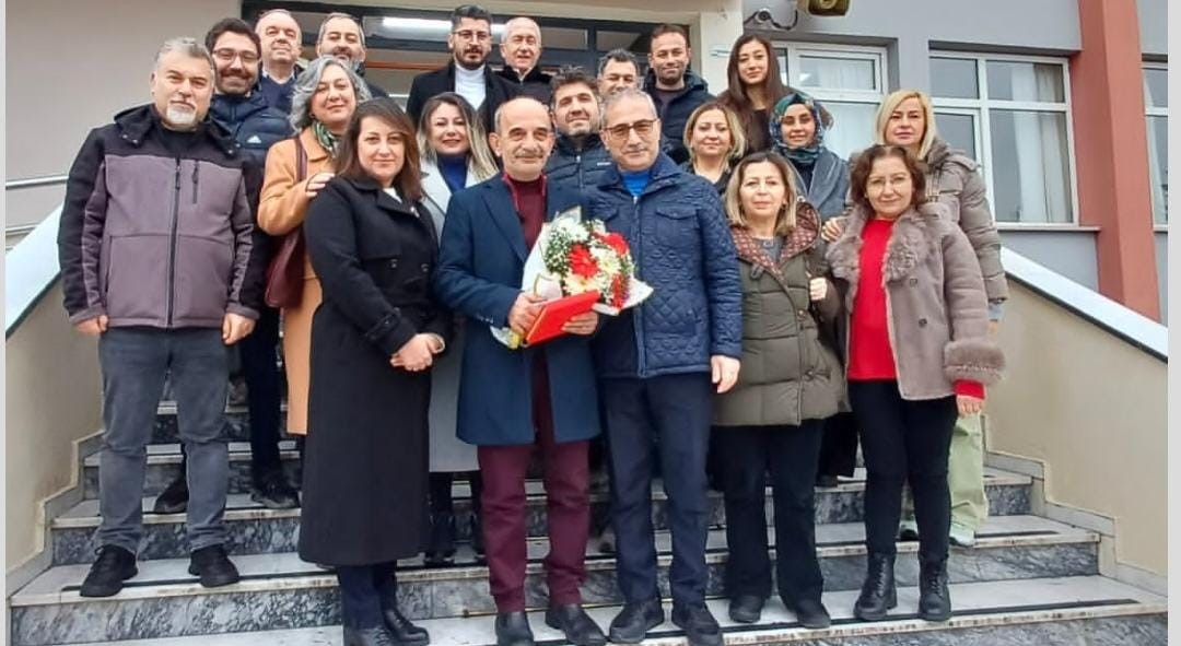 Safranbolu’da 40 yıllık eğitimcinin meslek hayatı alkışlarla son buldu.