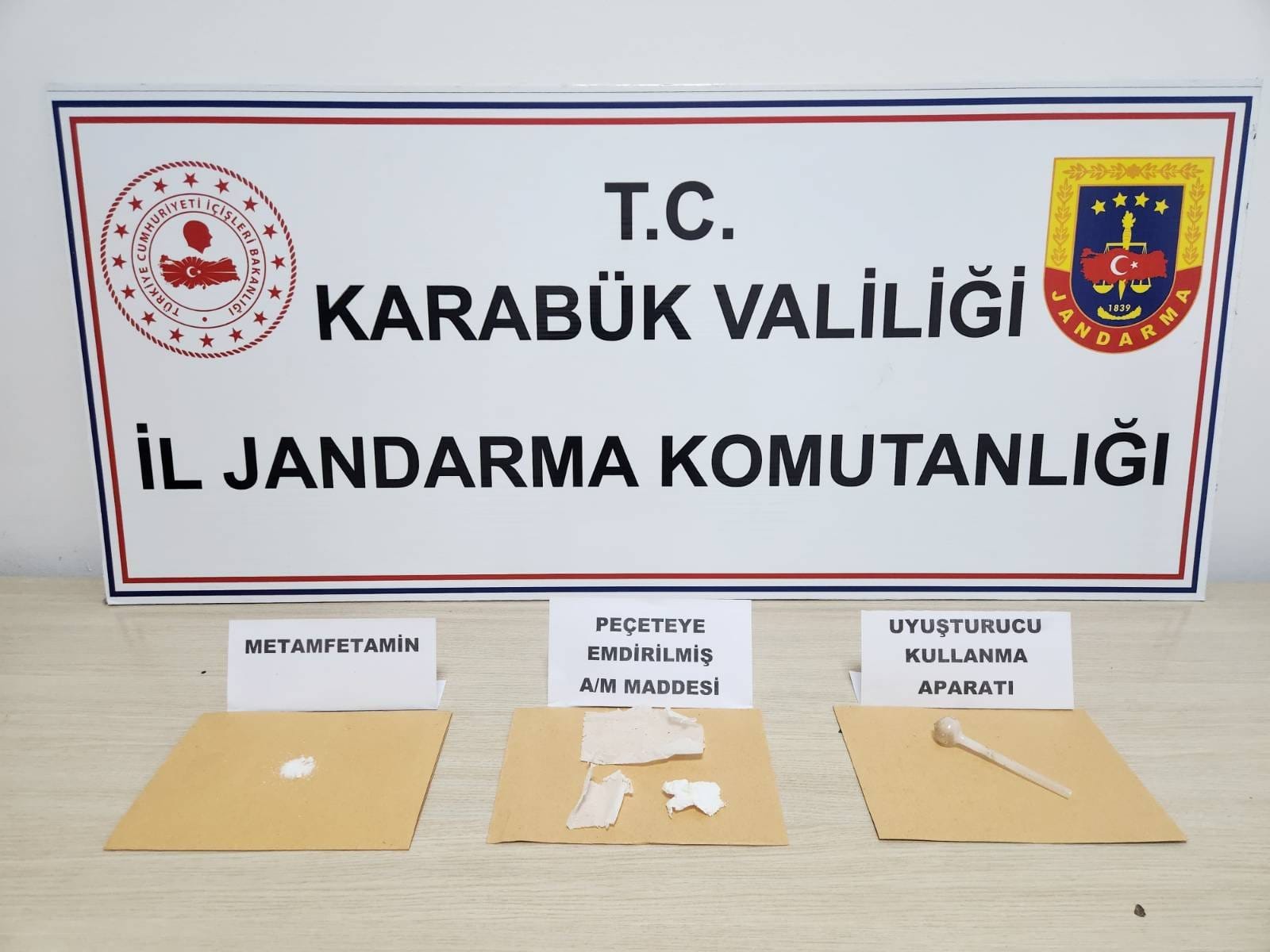 Karabük’te Uyuşturucu Operasyonu: Metamfetamin ve Amfetamin Ele Geçirildi