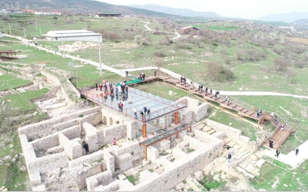 Karabük’te 1500 Yıllık Bıçak Seti Gün Yüzüne Çıkarıldı