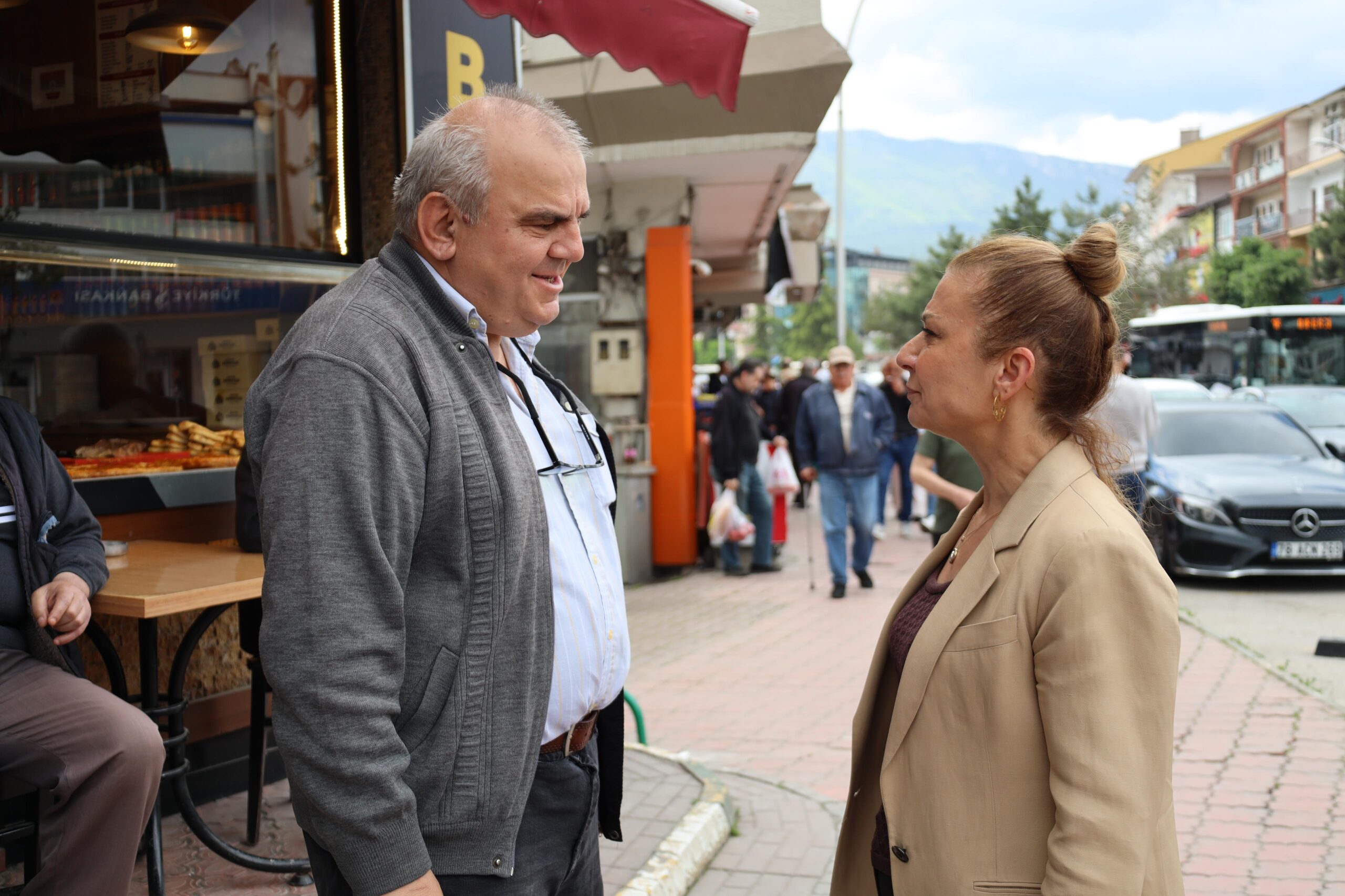 Başkan Elif Köse kent esnafıyla buluştu: “Derdimiz de ortak, sevincimiz de”