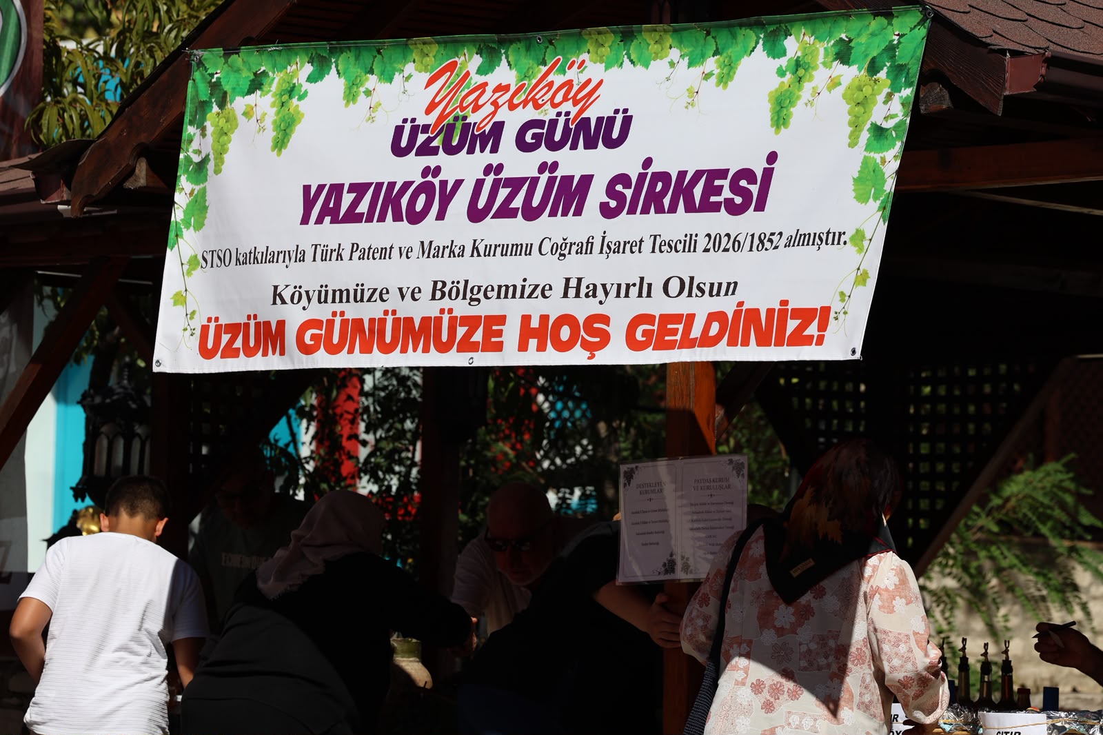 Yazıköy’de Üzüm Günü Coşkusu: Yöresel Ürünler Tanıtıldı